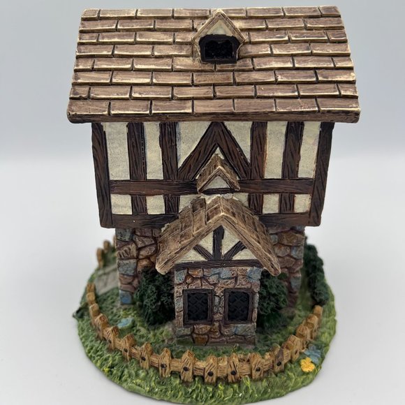 Miniature Medieval English Cobblestone Cottage Building Model Decoration - Picture 5 of 8